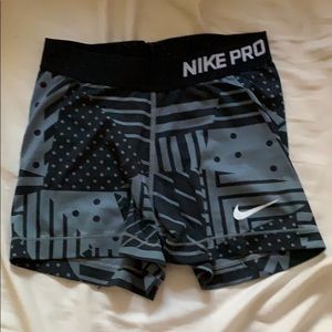 Gray/black nike pros